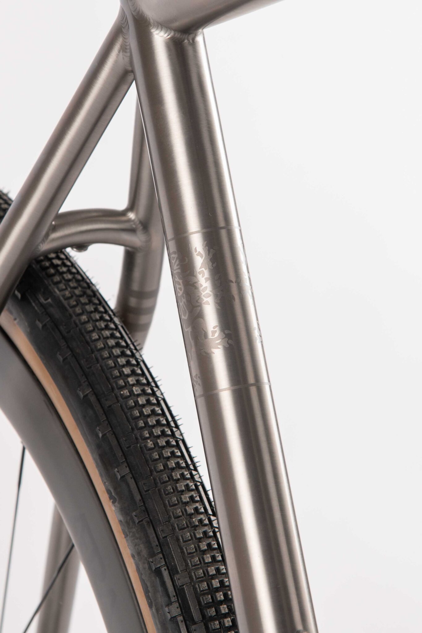 GRiT-III-SRAM-RED-ENVE-In-Route-05