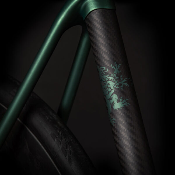 J.Laverack AM64 Carbon Black Marble wheels 19 2