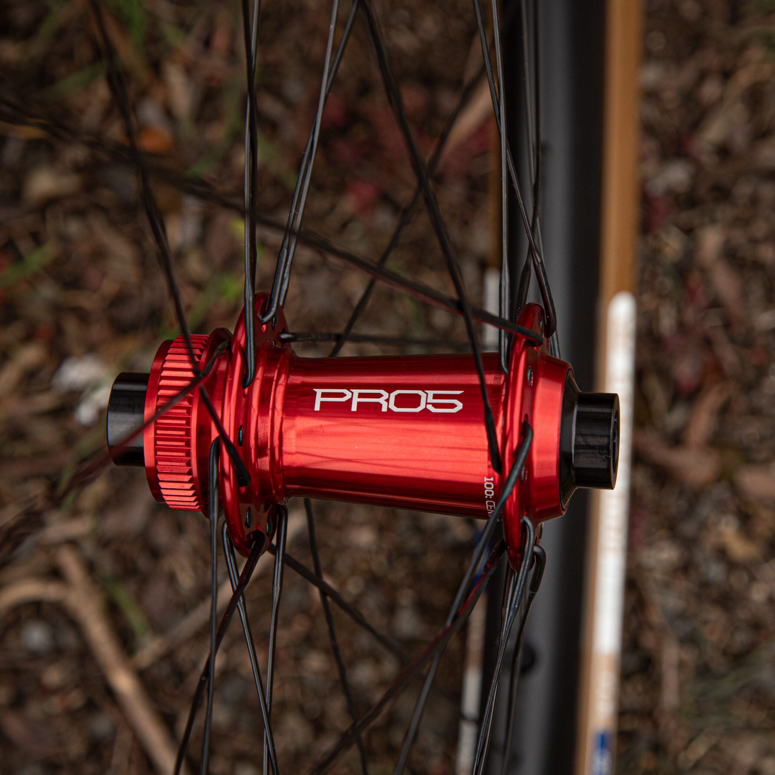 ÆRA-GR-45-Carbon-Red-Hope-06 ÆRA-GR-45-Carbon-Red-Hope-06