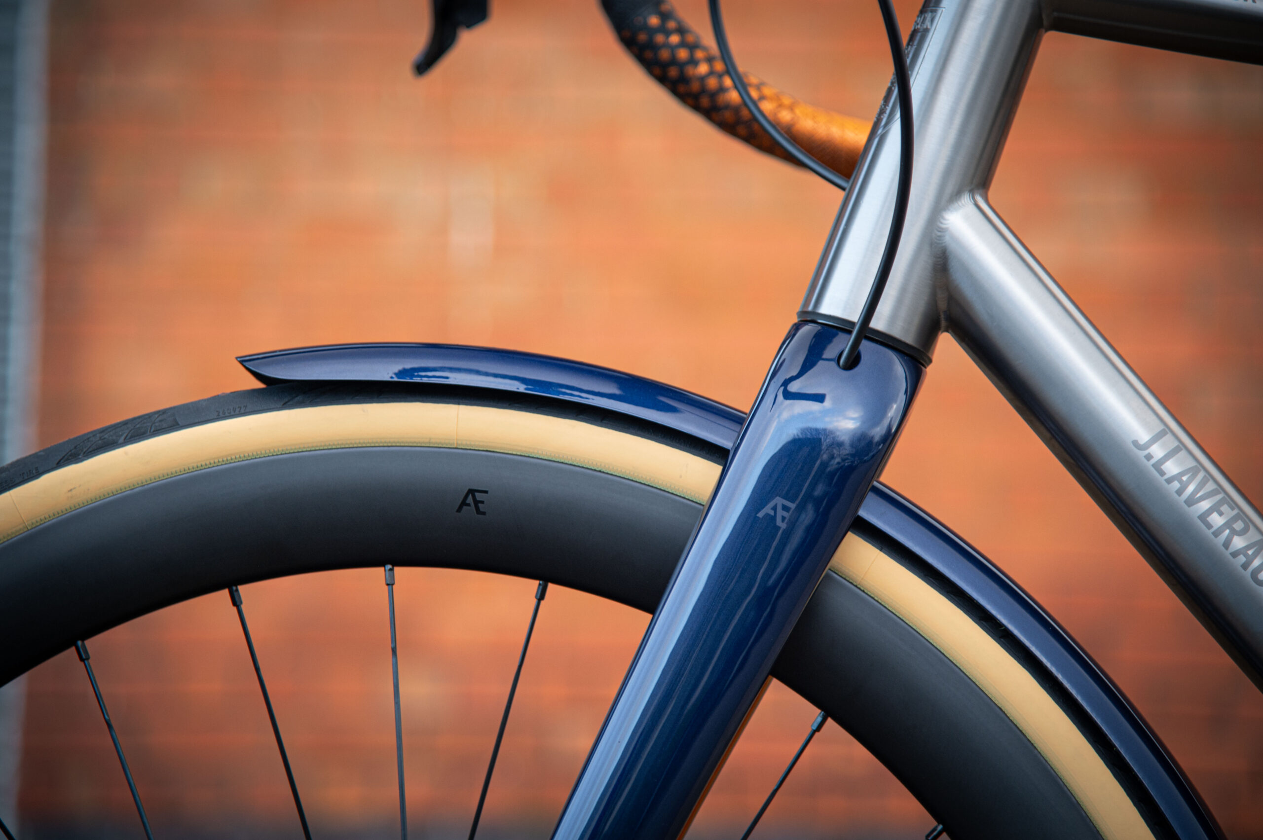 JACK-UDH-SRAM-Force-Painted-Orange-Blue-Web-Res-04
